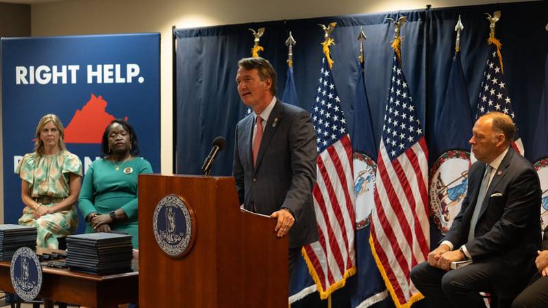 Ayuda correcta, ahora mismo Firma de proyectos de ley, Suffolk - 6.13.24